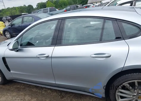 2017 Porsche Panamera 4 из США, поврежденный, VIN WP0AA2A75HL102557